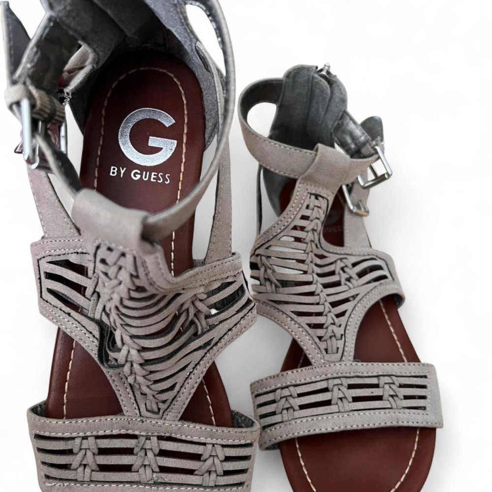 G by Guess Taupe Leather Gladiator Sandals with Buckle and Zipper Back Ladies 8